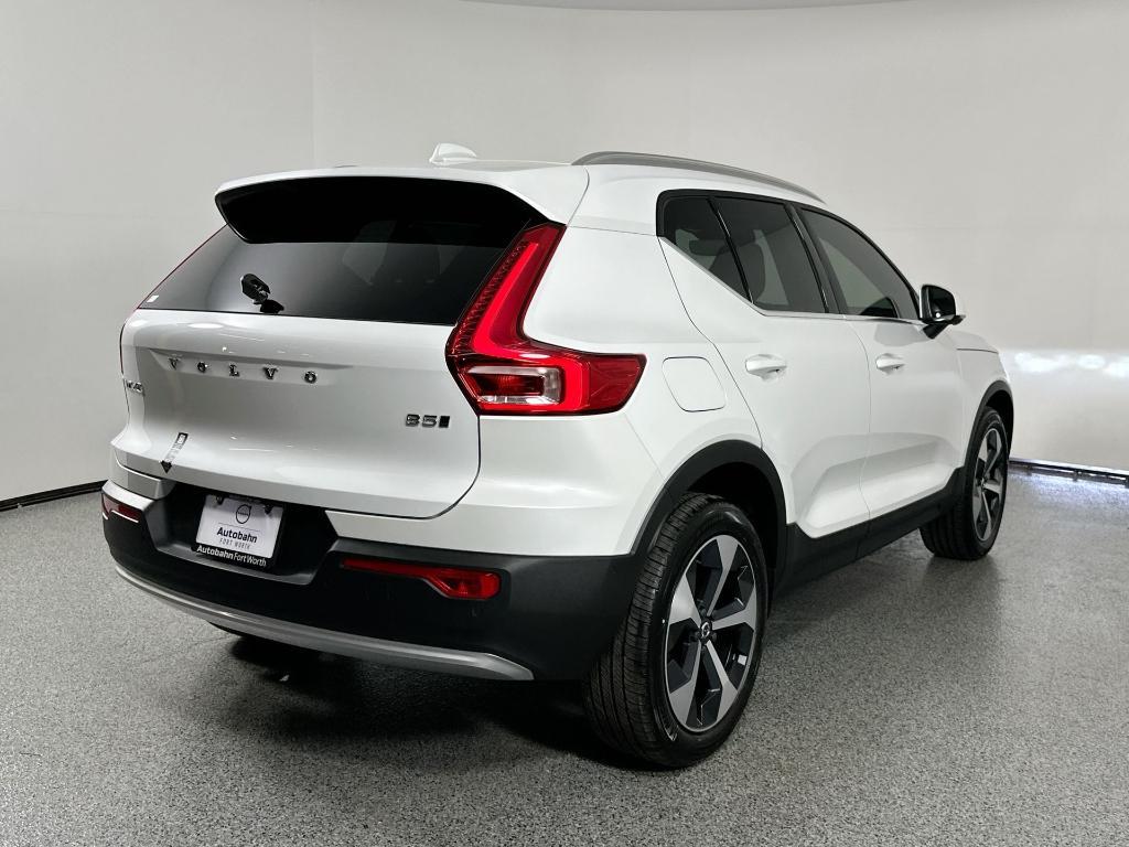 new 2025 Volvo XC40 car, priced at $46,491