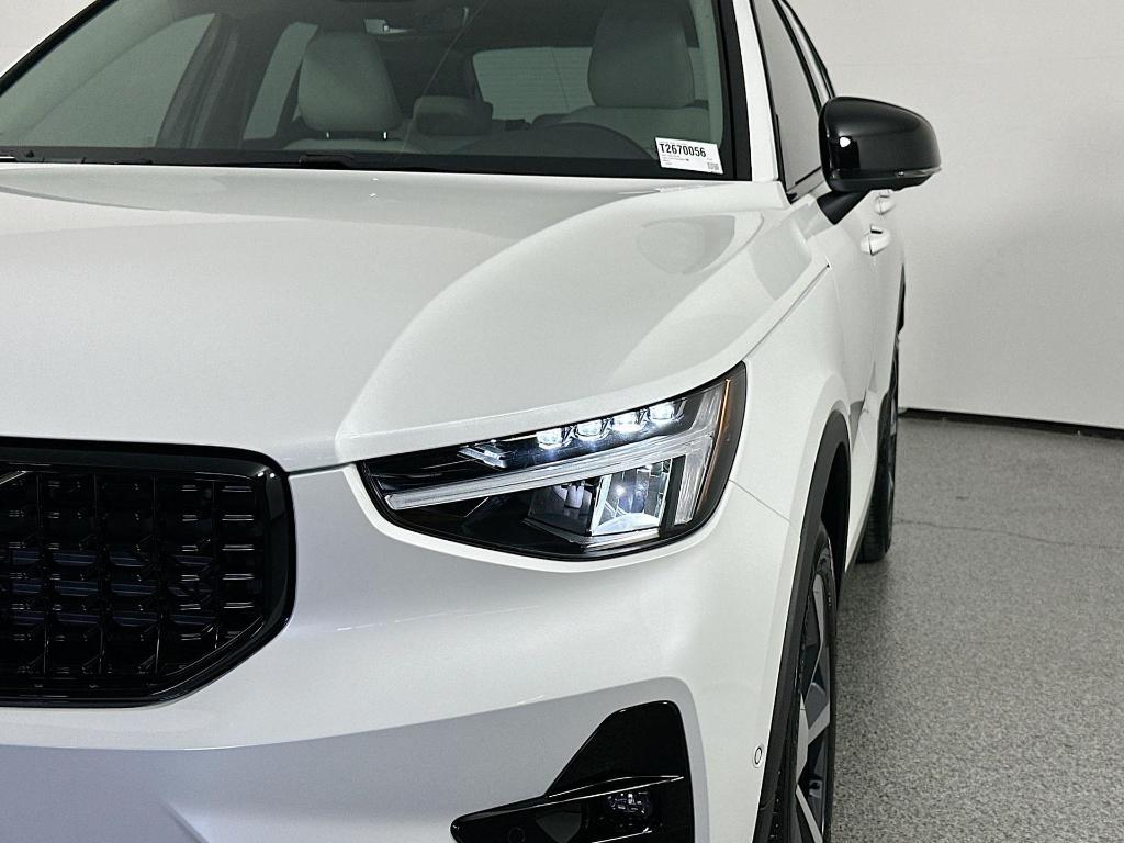new 2026 Volvo XC40 car, priced at $49,800