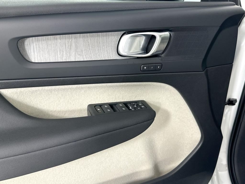 new 2026 Volvo XC40 car, priced at $49,800