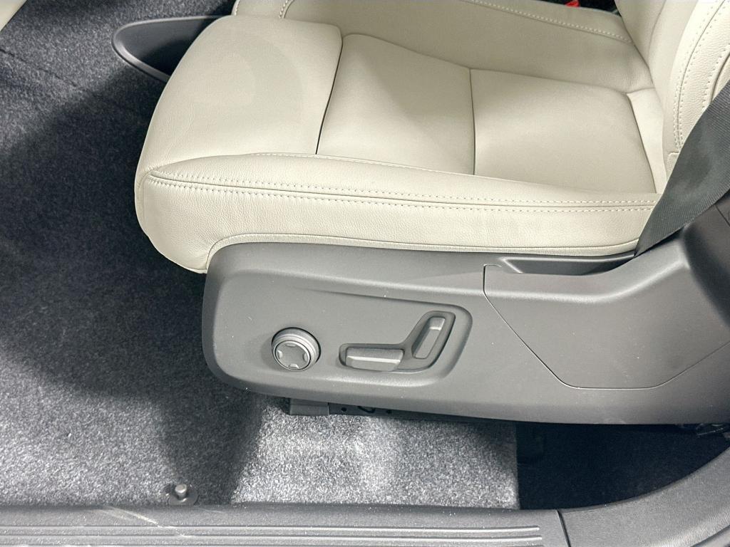 new 2026 Volvo XC40 car, priced at $49,800