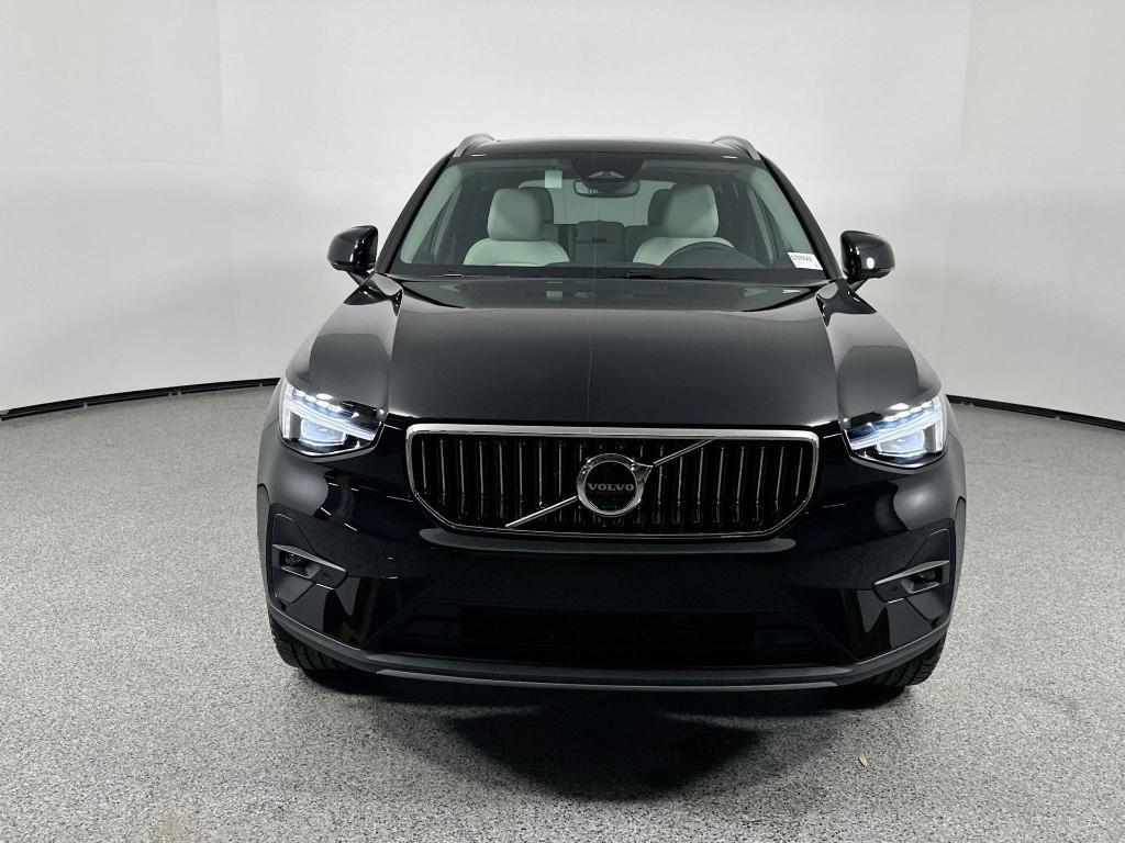 new 2025 Volvo XC40 car, priced at $47,335