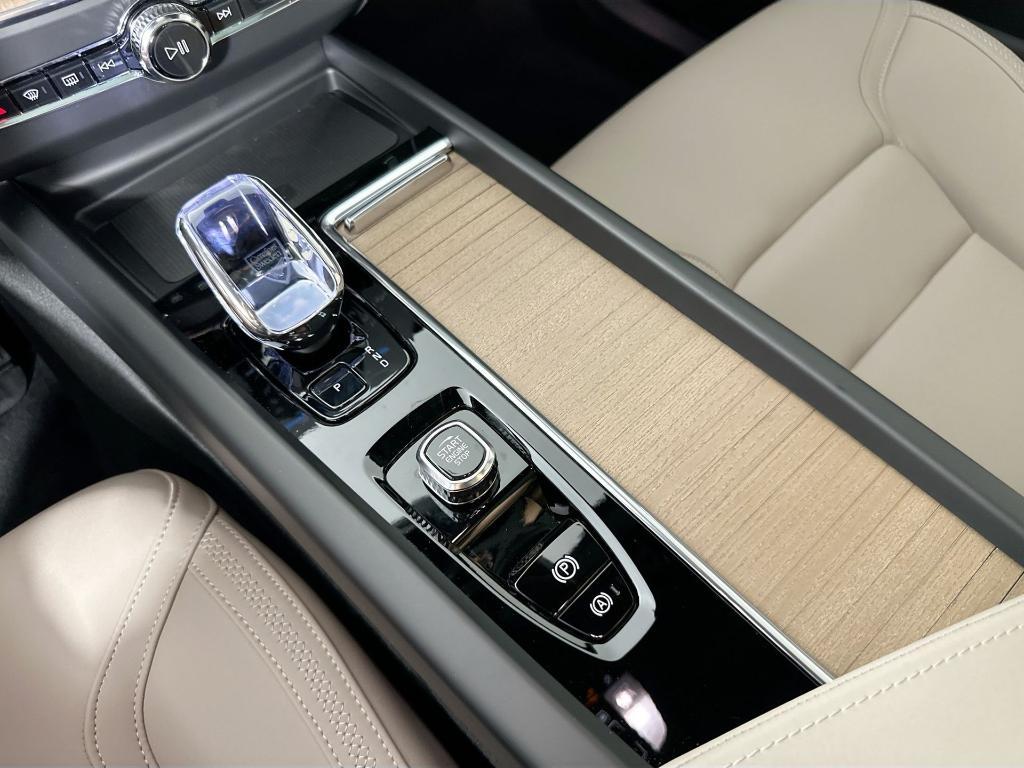 new 2026 Volvo XC60 car, priced at $57,985