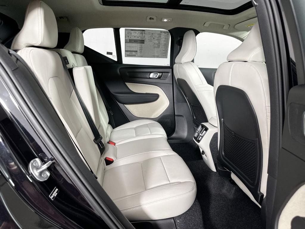 new 2025 Volvo XC40 car, priced at $47,315