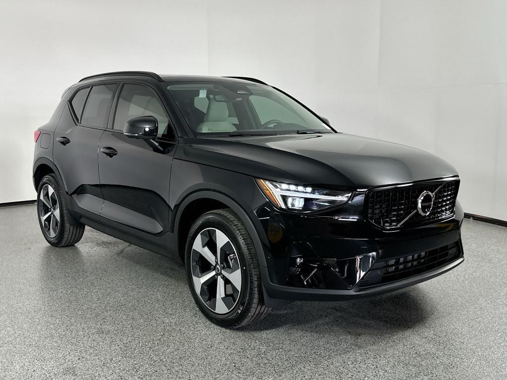 new 2025 Volvo XC40 car, priced at $47,315