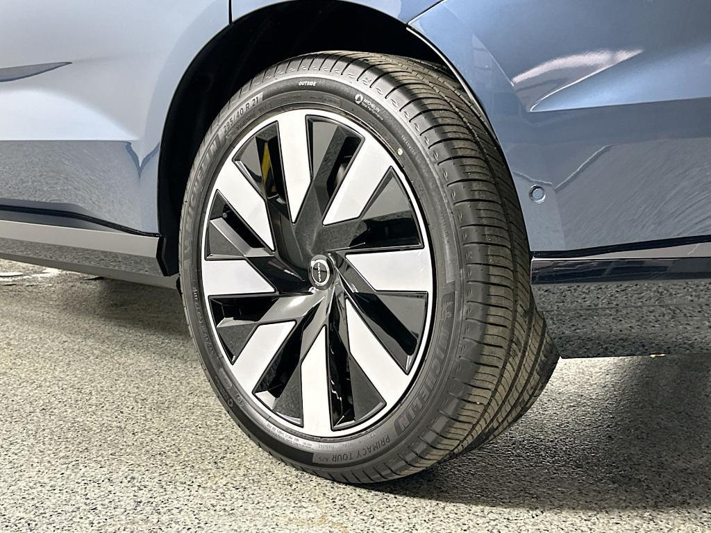 new 2025 Volvo EX90 car, priced at $79,610