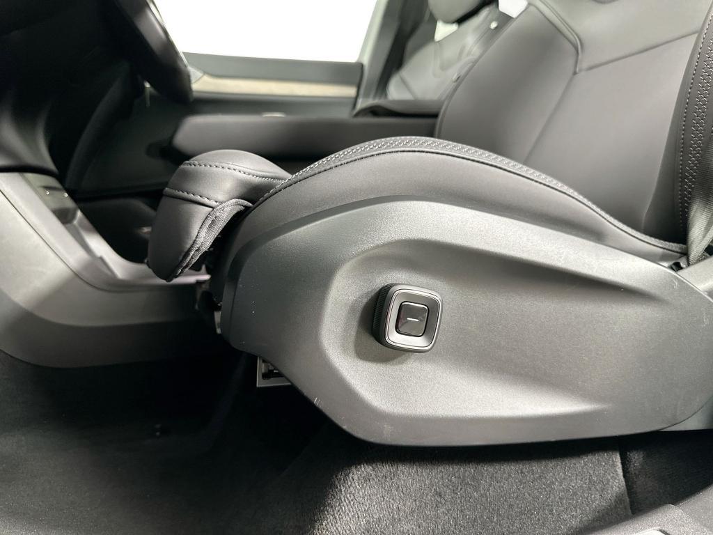 new 2025 Volvo EX90 car, priced at $83,610