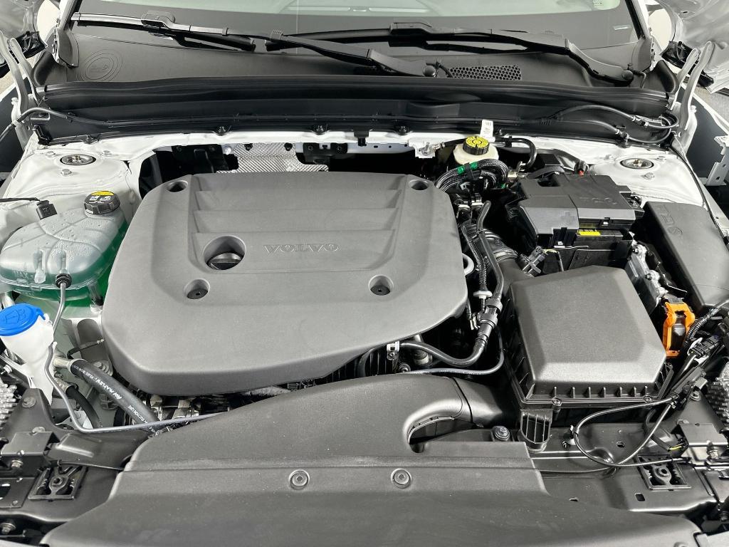 new 2025 Volvo XC40 car, priced at $38,815