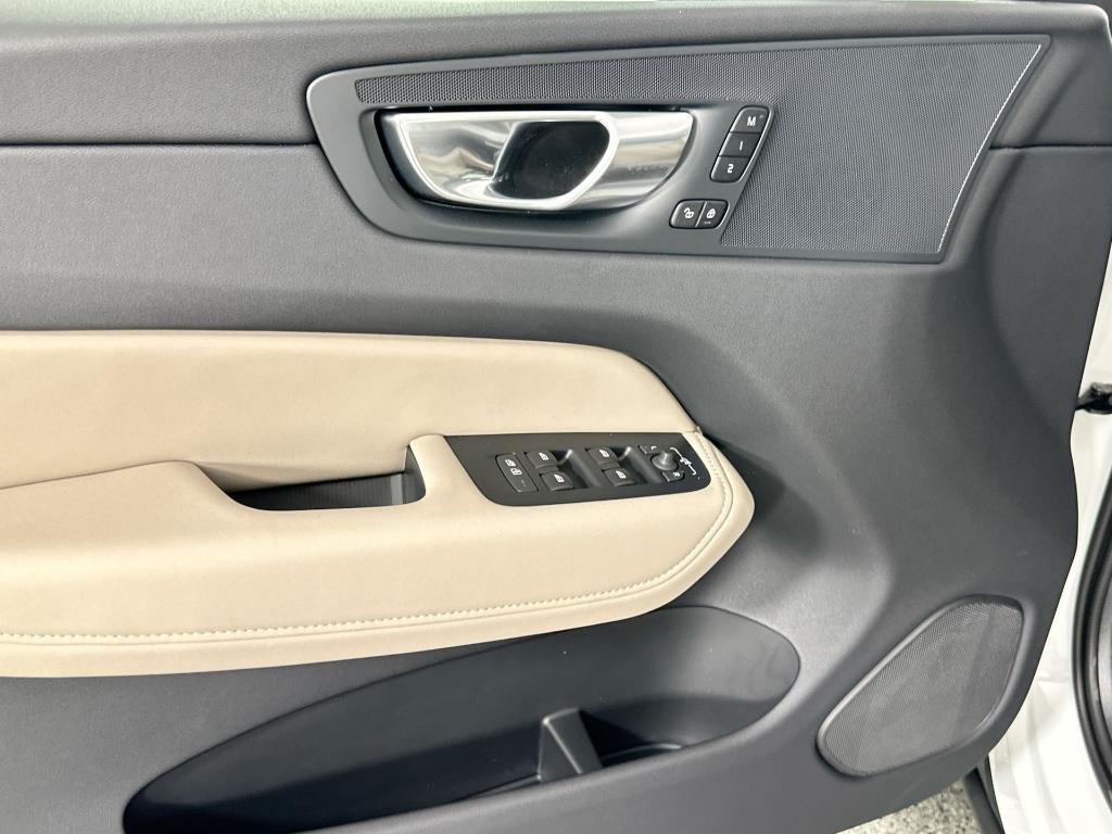 new 2026 Volvo XC60 car, priced at $57,985