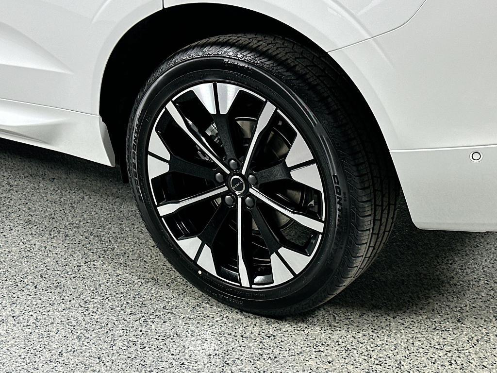 new 2026 Volvo XC60 car, priced at $57,985