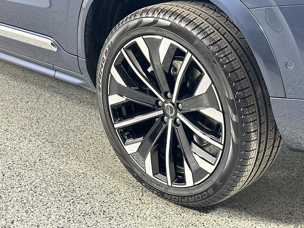 new 2025 Volvo XC90 car, priced at $60,200