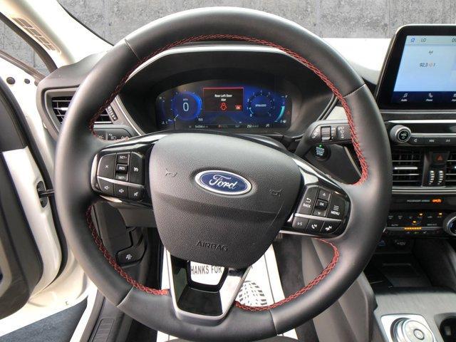 used 2022 Ford Escape car, priced at $25,911