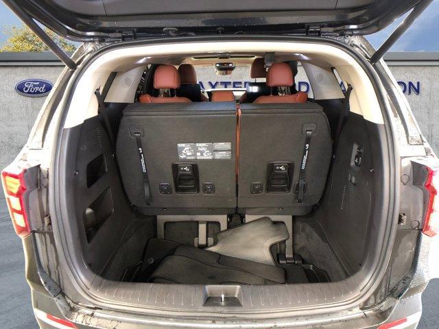 used 2025 Kia Carnival Hybrid car, priced at $49,800