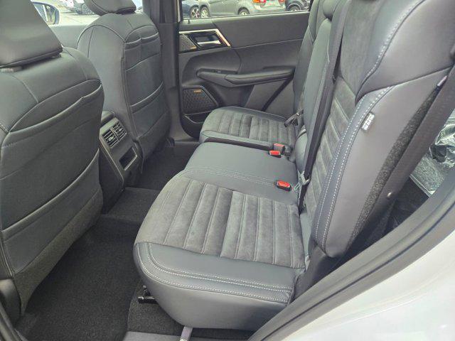 new 2025 Mitsubishi Outlander car, priced at $40,750