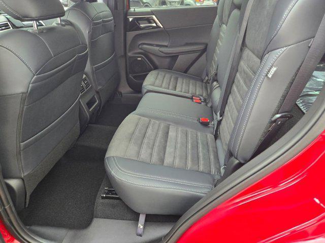new 2025 Mitsubishi Outlander car, priced at $37,630
