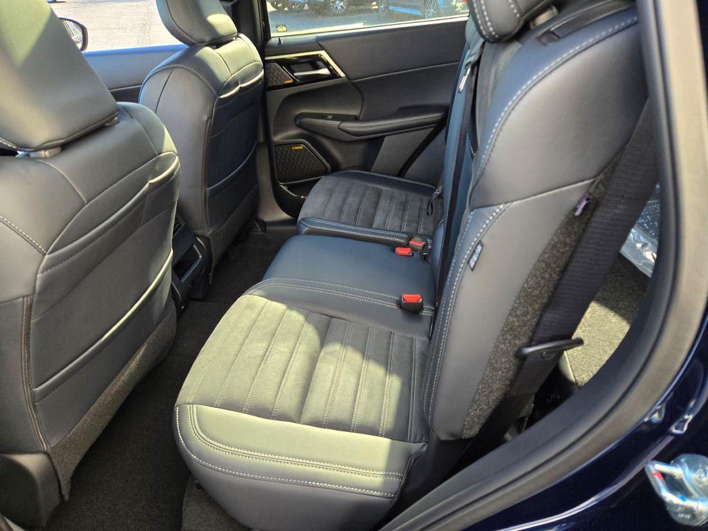 new 2025 Mitsubishi Outlander car, priced at $37,289