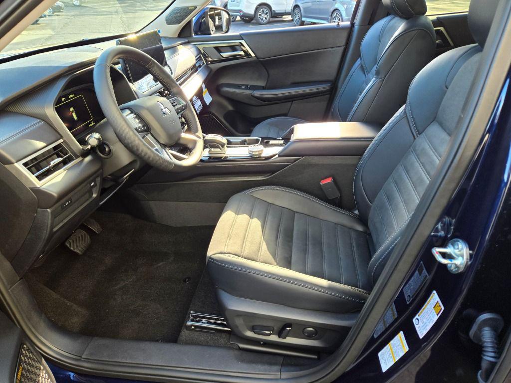new 2025 Mitsubishi Outlander car, priced at $37,289