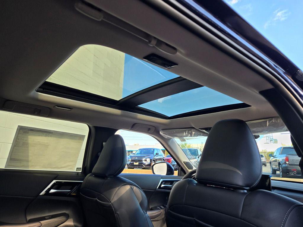 new 2025 Mitsubishi Outlander car, priced at $37,289