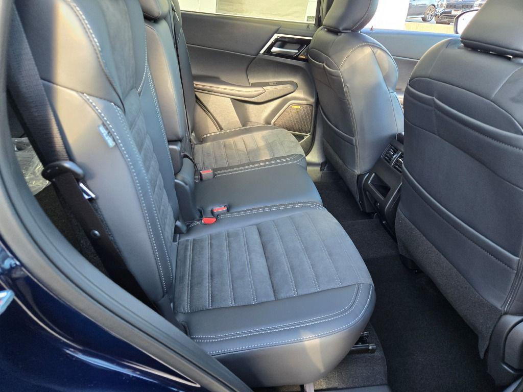 new 2025 Mitsubishi Outlander car, priced at $37,289