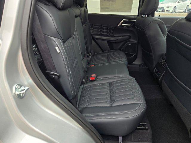 new 2025 Mitsubishi Outlander car, priced at $43,155