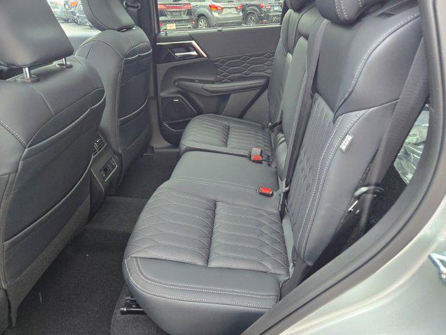 new 2025 Mitsubishi Outlander car, priced at $43,155