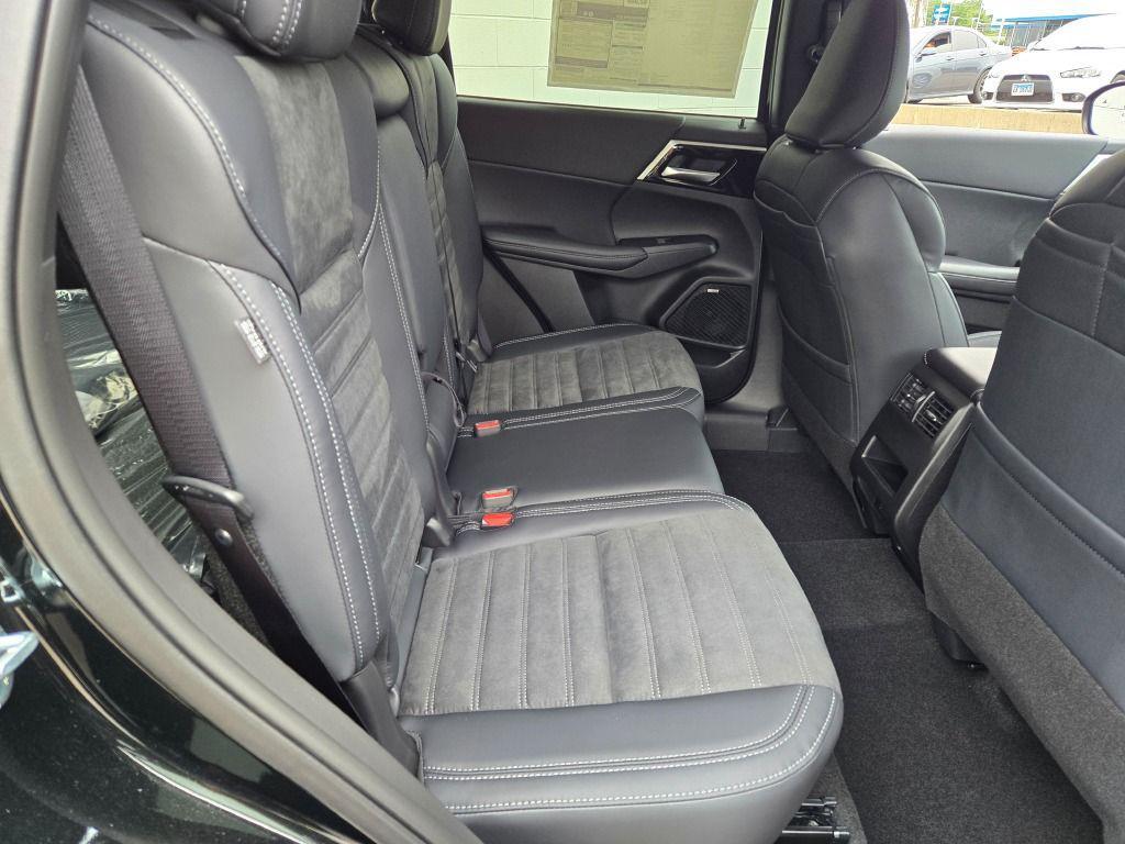 new 2025 Mitsubishi Outlander car, priced at $34,927