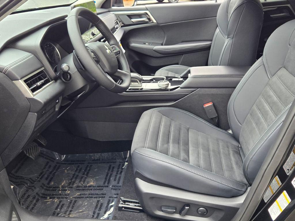 new 2025 Mitsubishi Outlander car, priced at $34,927