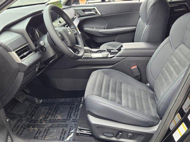 new 2025 Mitsubishi Outlander car, priced at $37,620