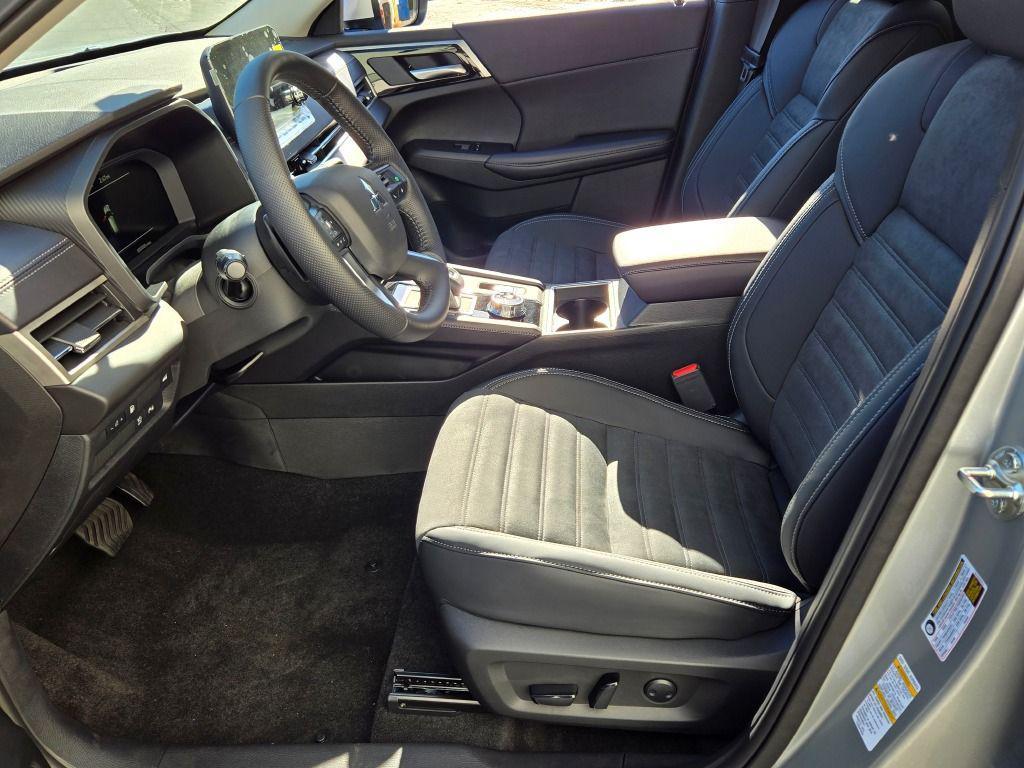 new 2025 Mitsubishi Outlander PHEV car, priced at $40,820