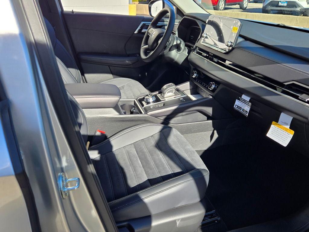 new 2025 Mitsubishi Outlander PHEV car, priced at $40,820