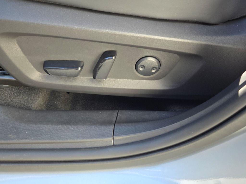 new 2025 Mitsubishi Outlander PHEV car, priced at $40,820