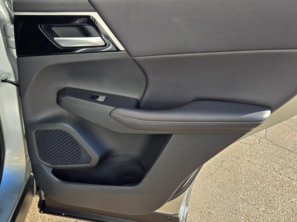 new 2025 Mitsubishi Outlander PHEV car, priced at $40,820