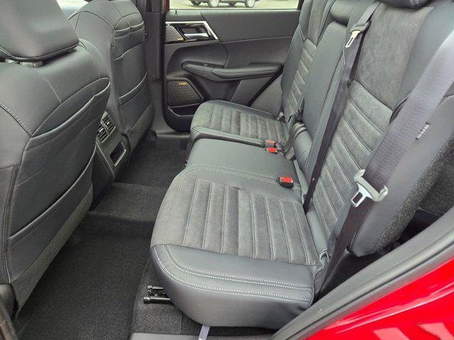 new 2025 Mitsubishi Outlander car, priced at $39,880