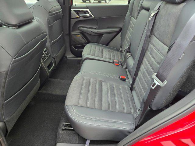 new 2025 Mitsubishi Outlander car, priced at $39,282