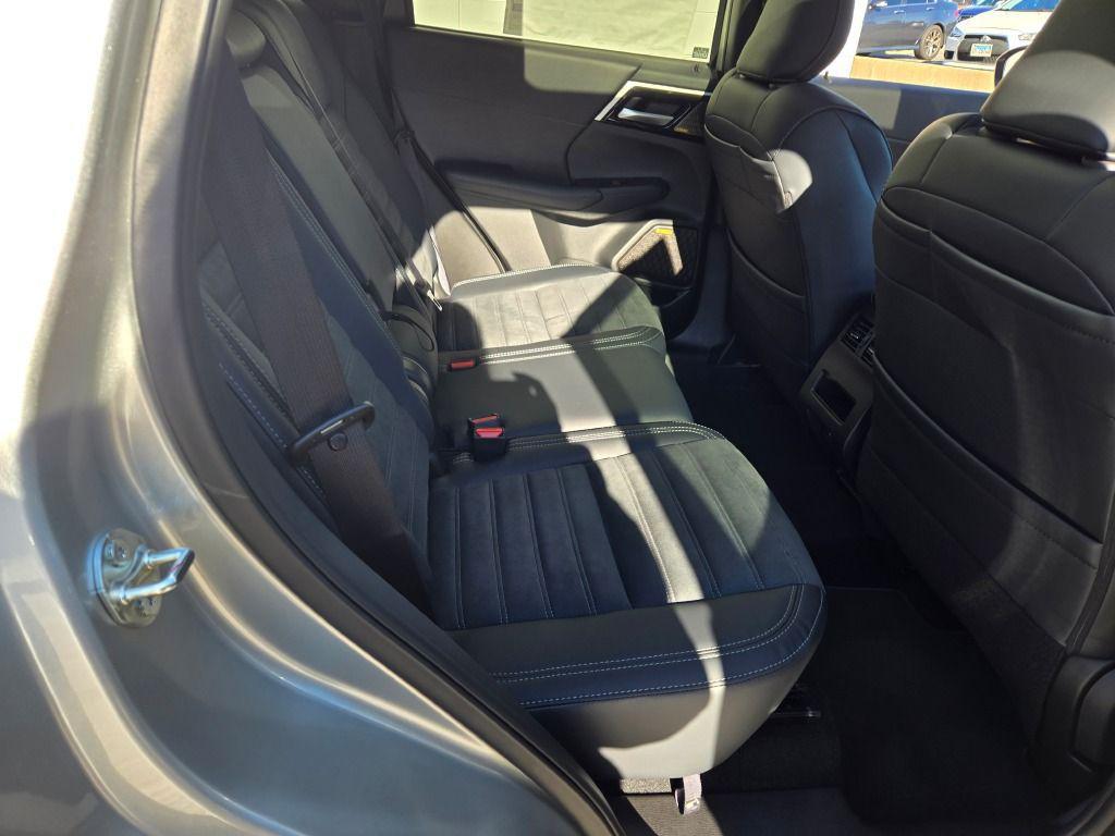 new 2025 Mitsubishi Outlander car, priced at $37,275
