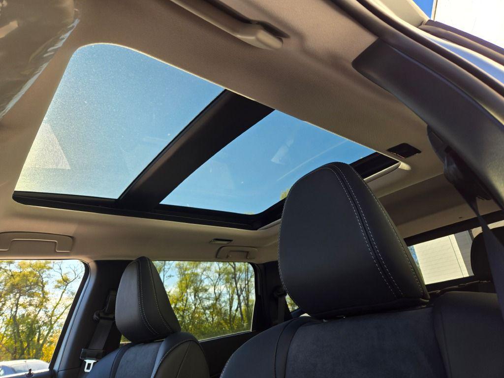 new 2025 Mitsubishi Outlander car, priced at $37,275