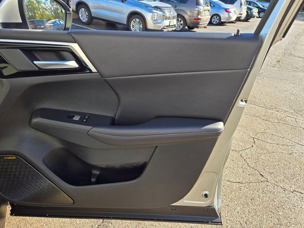 new 2025 Mitsubishi Outlander car, priced at $37,275