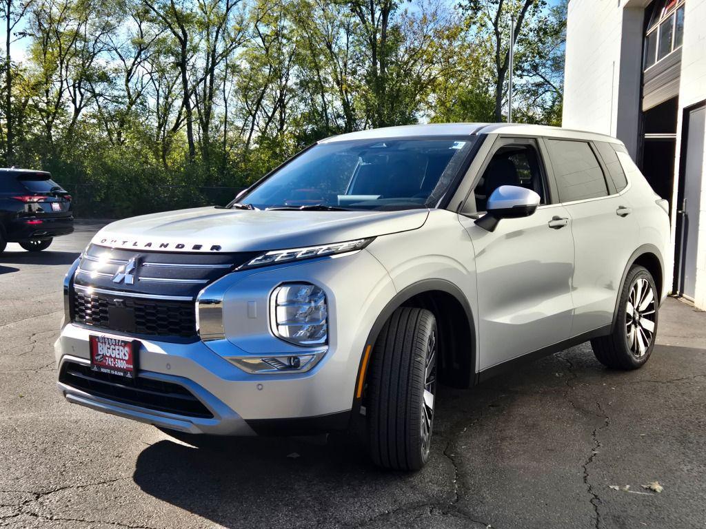 new 2025 Mitsubishi Outlander car, priced at $37,275