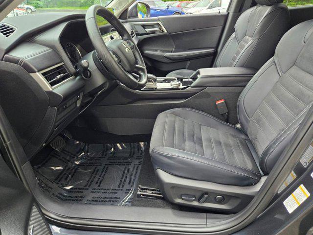 new 2025 Mitsubishi Outlander car, priced at $37,050