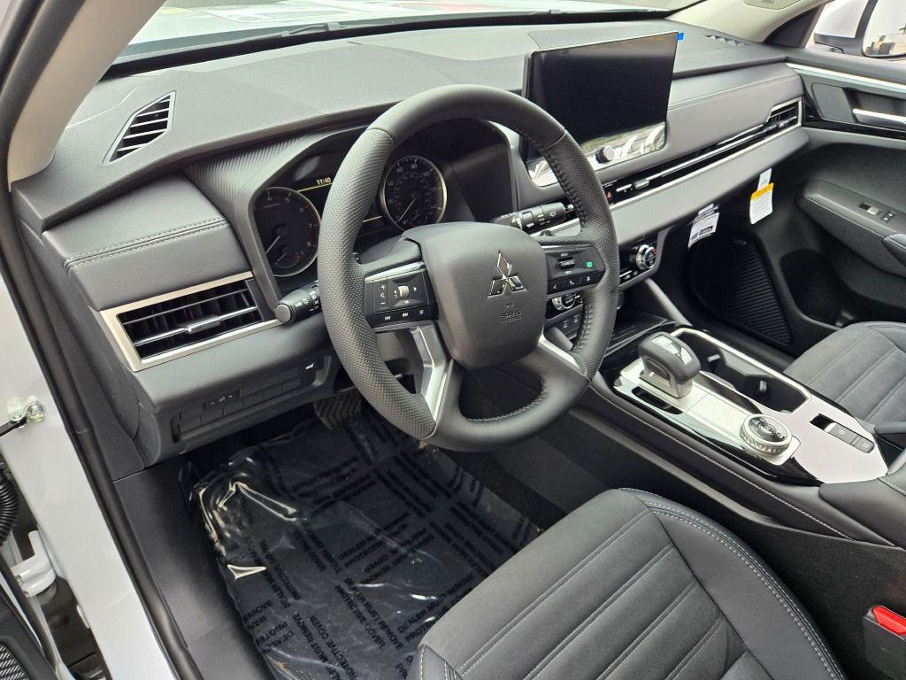 new 2025 Mitsubishi Outlander car, priced at $35,427