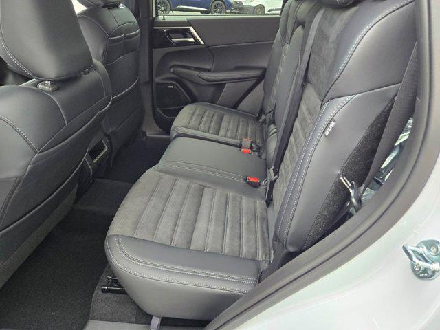new 2025 Mitsubishi Outlander car, priced at $37,620