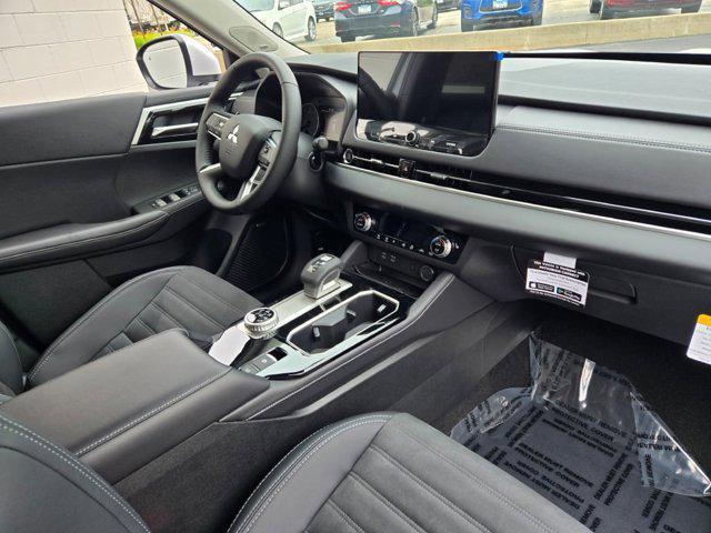 new 2025 Mitsubishi Outlander car, priced at $37,620