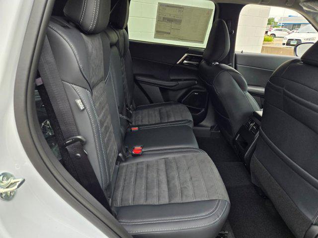 new 2025 Mitsubishi Outlander car, priced at $37,620
