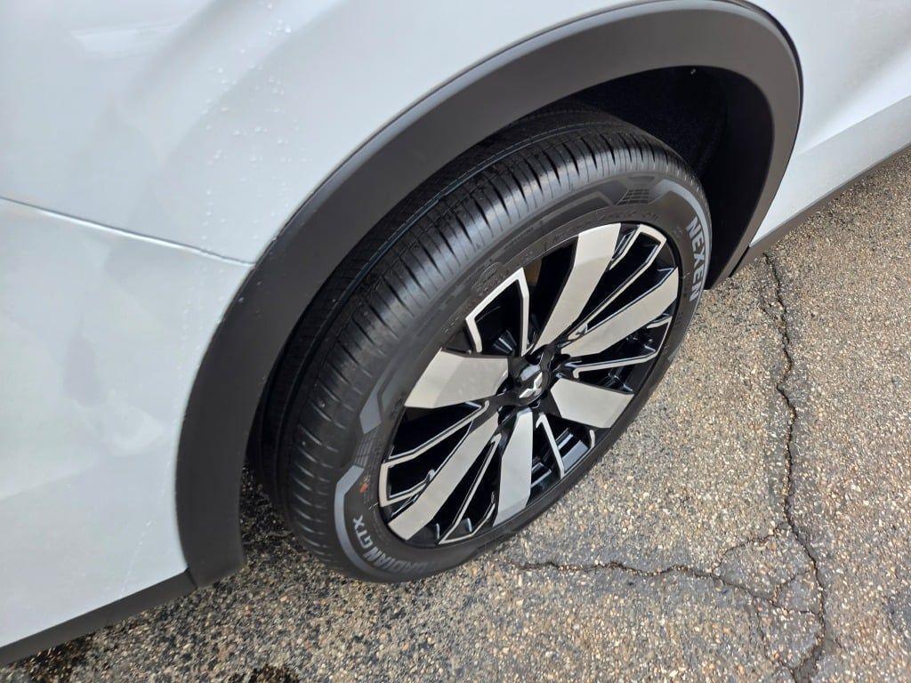 new 2025 Mitsubishi Outlander car, priced at $34,927