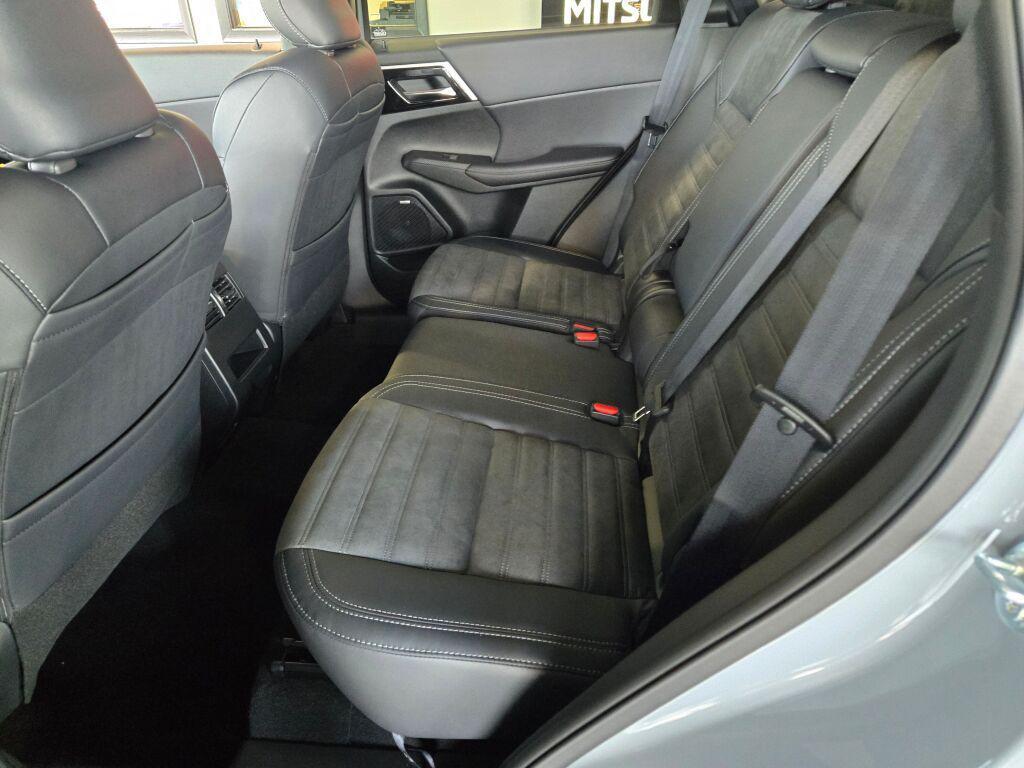 new 2025 Mitsubishi Outlander car, priced at $40,738