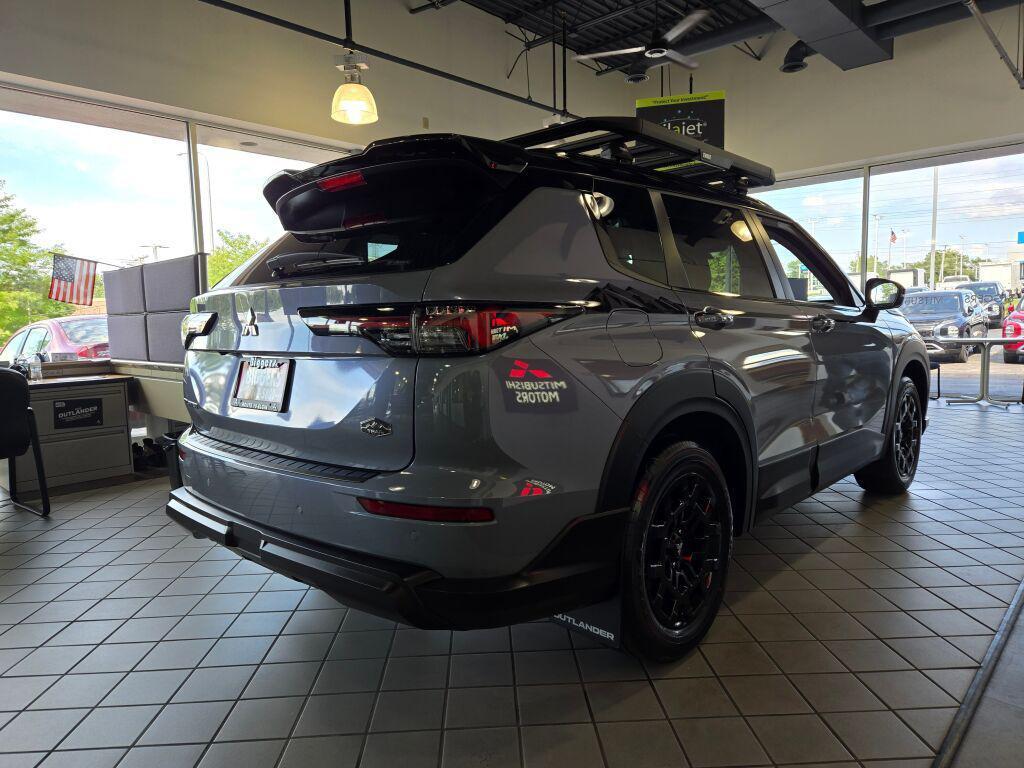 new 2025 Mitsubishi Outlander car, priced at $40,738