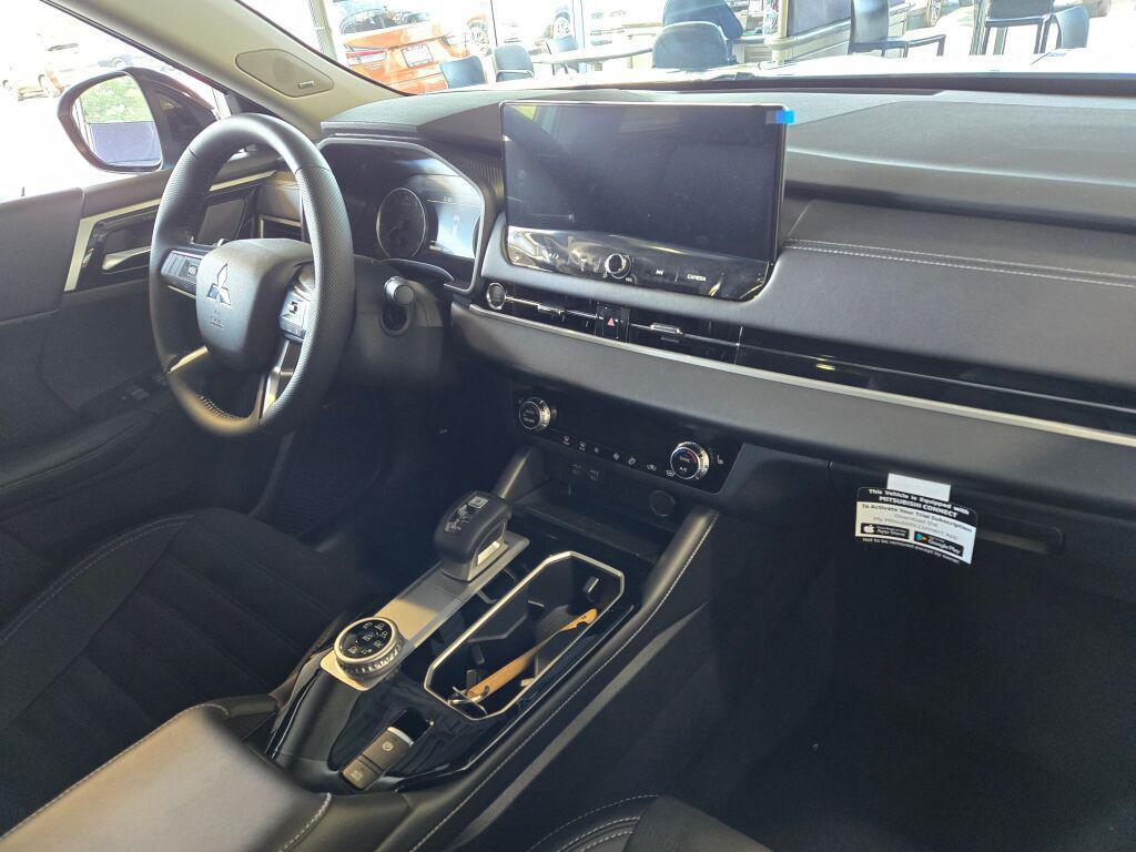 new 2025 Mitsubishi Outlander car, priced at $40,738