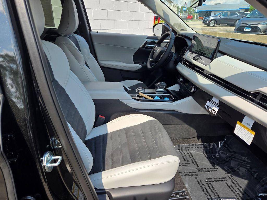 new 2025 Mitsubishi Outlander car, priced at $34,986