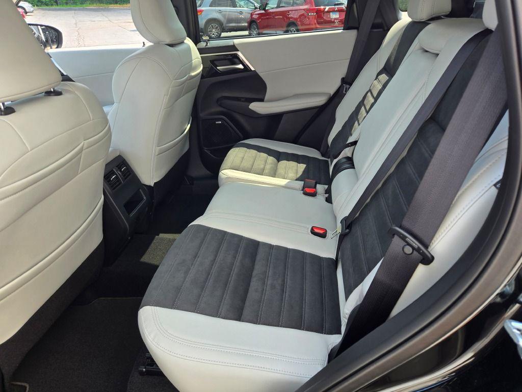 new 2025 Mitsubishi Outlander car, priced at $34,986