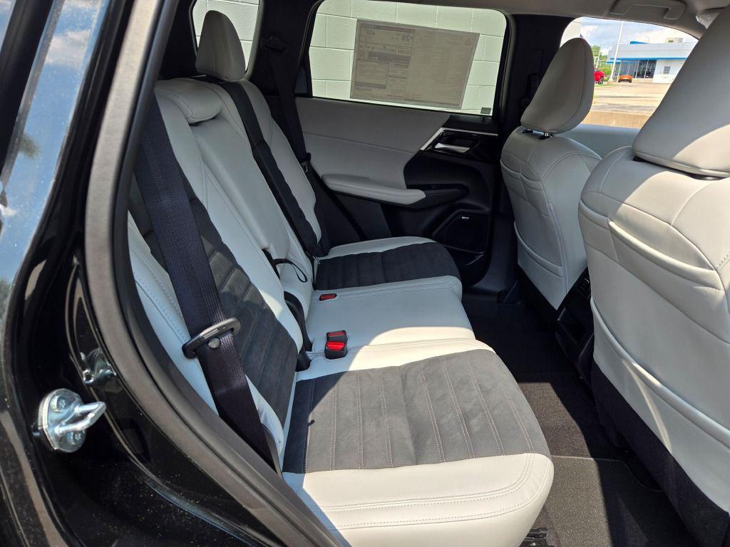 new 2025 Mitsubishi Outlander car, priced at $34,986