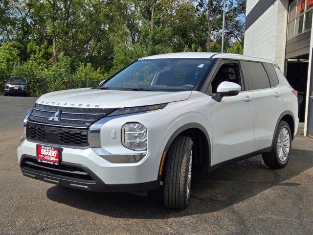 new 2024 Mitsubishi Outlander car, priced at $32,343